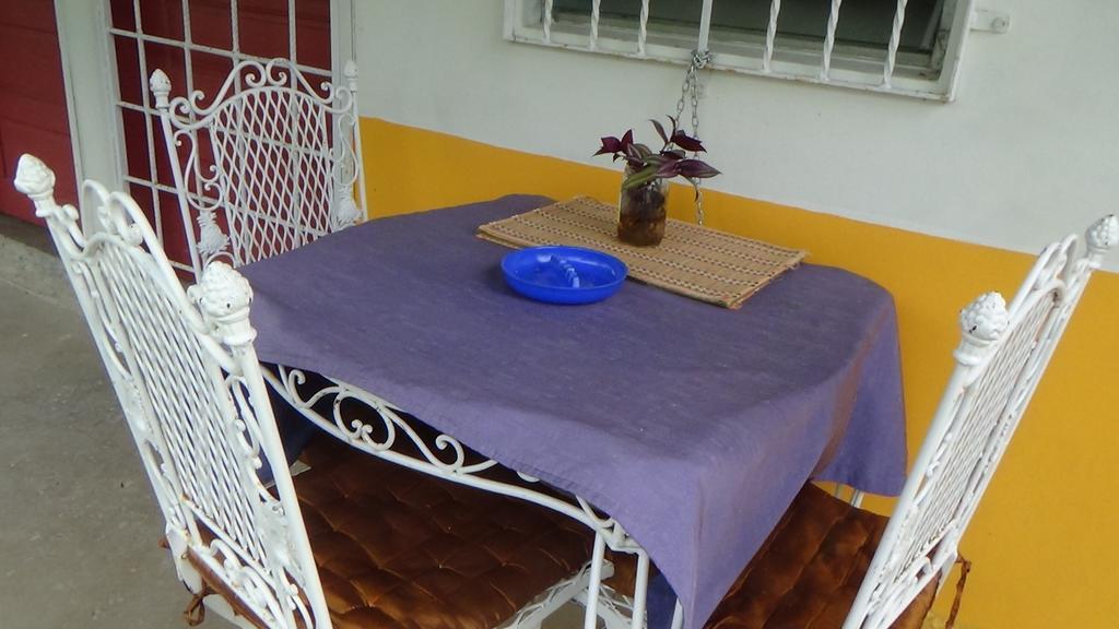 Hacienda Tropical Guest House Belmopan Exterior foto